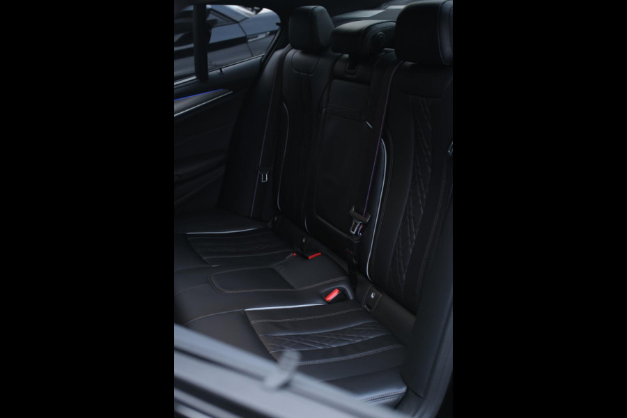 BMW 5 Serie M550i xDrive *Nachtzicht*Massage*H/K*360 Camera*Trekhaak*