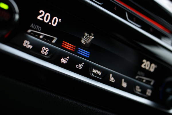 BMW 5 Serie M550i xDrive *Nachtzicht*Massage*H/K*360 Camera*Trekhaak*