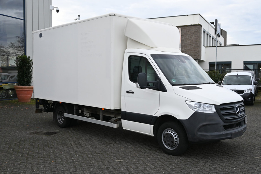 Mercedes-Benz Sprinter 514 CDI L3 Bakwagen met laadklep Camera, MBUX, Geveerde stoel, Stoelverwarming