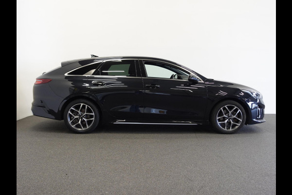 Kia ProCeed 1.4 T-GDI 140pk Automaat GT-Line Panoramadak LED Airco Navi Carplay PDC VA Camera Sportleder 17" LM Velgen Virtual Cockpit