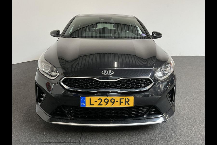 Kia ProCeed 1.5 T-GDi MHEV GT-Line Edition Climate control Cruise control adaptive Achteruitrijd camera Parkeersensoren achter Stuur verwarming Voorstoelen verwarmd Navigatie Apple Carplay/ Android Auto