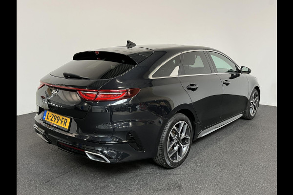 Kia ProCeed 1.5 T-GDi MHEV GT-Line Edition Climate control Cruise control adaptive Achteruitrijd camera Parkeersensoren achter Stuur verwarming Voorstoelen verwarmd Navigatie Apple Carplay/ Android Auto