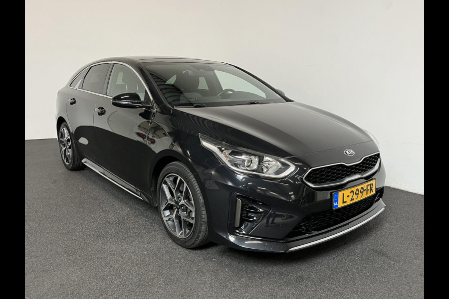 Kia ProCeed 1.5 T-GDi MHEV GT-Line Edition Climate control Cruise control adaptive Achteruitrijd camera Parkeersensoren achter Stuur verwarming Voorstoelen verwarmd Navigatie Apple Carplay/ Android Auto