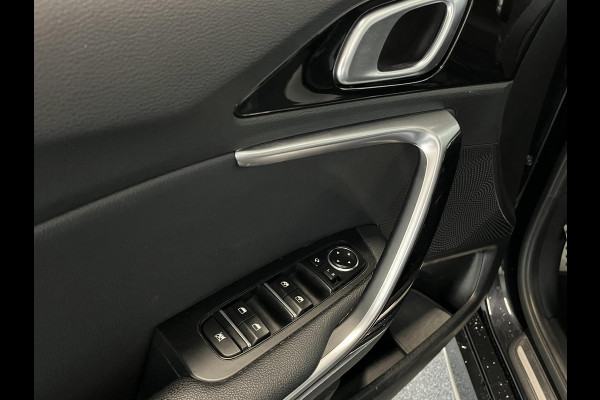 Kia ProCeed 1.5 T-GDi MHEV GT-Line Edition Climate control Cruise control adaptive Achteruitrijd camera Parkeersensoren achter Stuur verwarming Voorstoelen verwarmd Navigatie Apple Carplay/ Android Auto