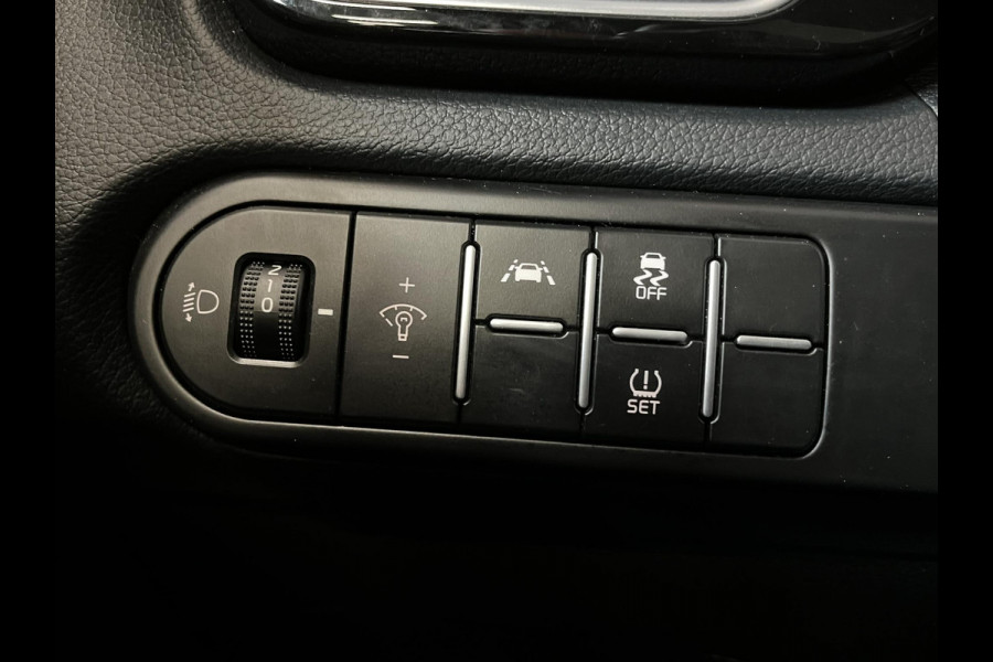 Kia ProCeed 1.5 T-GDi MHEV GT-Line Edition Climate control Cruise control adaptive Achteruitrijd camera Parkeersensoren achter Stuur verwarming Voorstoelen verwarmd Navigatie Apple Carplay/ Android Auto