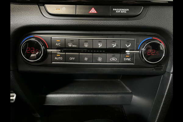 Kia ProCeed 1.5 T-GDi MHEV GT-Line Edition Climate control Cruise control adaptive Achteruitrijd camera Parkeersensoren achter Stuur verwarming Voorstoelen verwarmd Navigatie Apple Carplay/ Android Auto
