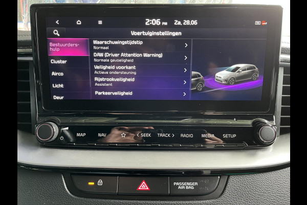 Kia ProCeed 1.5 T-GDi MHEV GT-Line Edition Climate control Cruise control adaptive Achteruitrijd camera Parkeersensoren achter Stuur verwarming Voorstoelen verwarmd Navigatie Apple Carplay/ Android Auto
