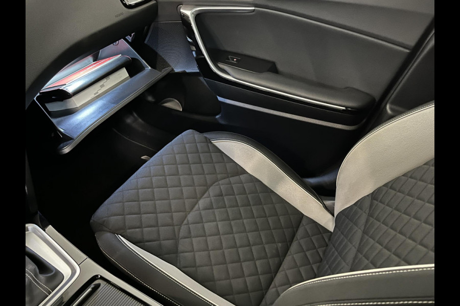 Kia ProCeed 1.5 T-GDi MHEV GT-Line Edition Climate control Cruise control adaptive Achteruitrijd camera Parkeersensoren achter Stuur verwarming Voorstoelen verwarmd Navigatie Apple Carplay/ Android Auto