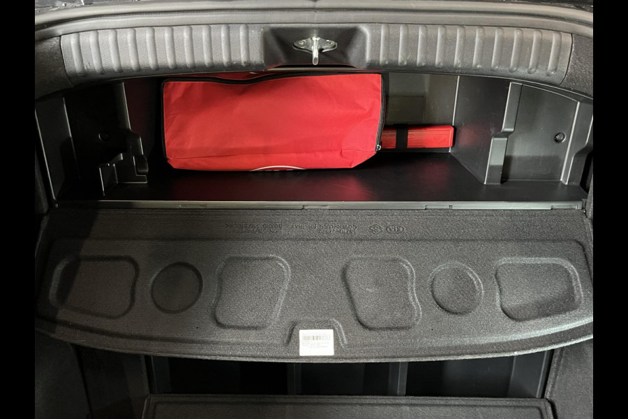 Kia ProCeed 1.5 T-GDi MHEV GT-Line Edition Climate control Cruise control adaptive Achteruitrijd camera Parkeersensoren achter Stuur verwarming Voorstoelen verwarmd Navigatie Apple Carplay/ Android Auto