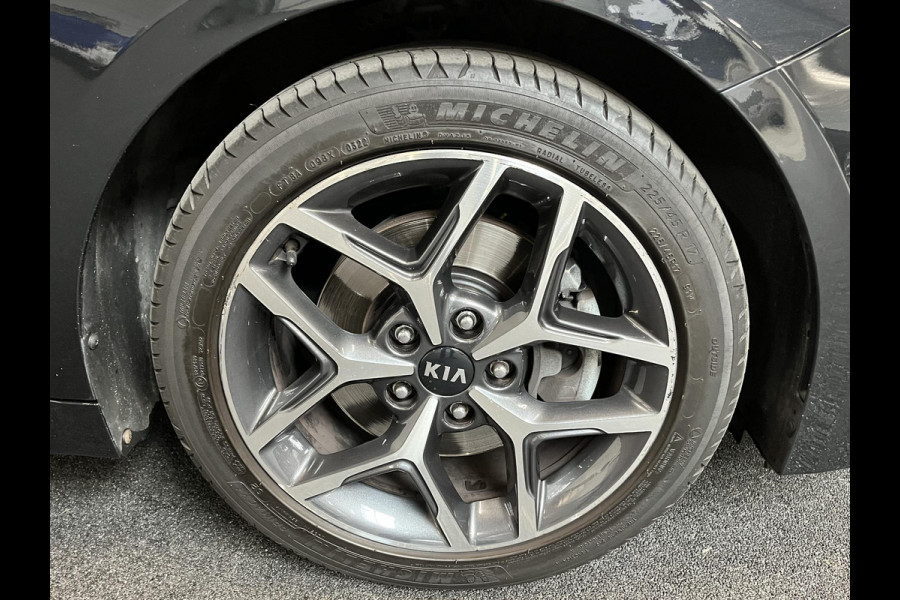 Kia ProCeed 1.5 T-GDi MHEV GT-Line Edition Climate control Cruise control adaptive Achteruitrijd camera Parkeersensoren achter Stuur verwarming Voorstoelen verwarmd Navigatie Apple Carplay/ Android Auto