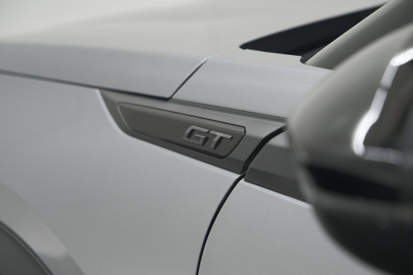 Peugeot 2008 Hybrid 136 e-DSC6 GT | 360 Camera | Panoramadak | Adaptieve Cruise Control | Dodehoekdetectie | Navigatie