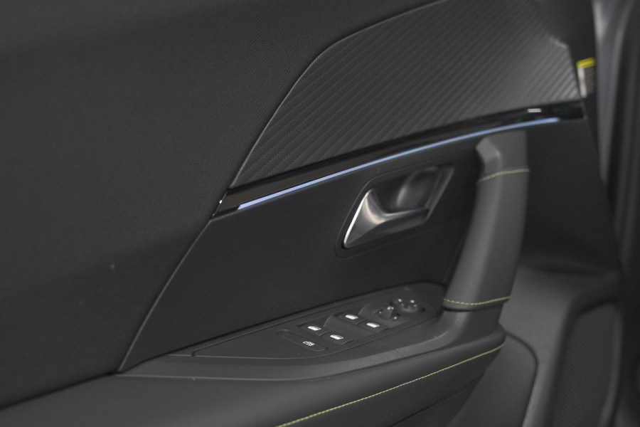 Peugeot 2008 Hybrid 136 e-DSC6 GT | 360 Camera | Panoramadak | Adaptieve Cruise Control | Dodehoekdetectie | Navigatie