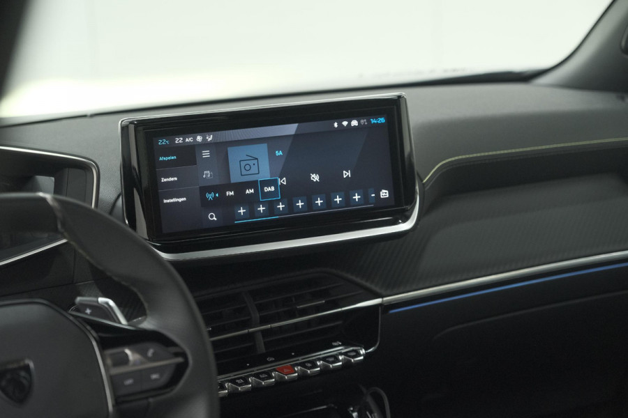 Peugeot 2008 Hybrid 136 e-DSC6 GT | 360 Camera | Panoramadak | Adaptieve Cruise Control | Dodehoekdetectie | Navigatie