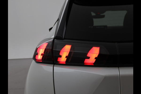 Peugeot e-2008 EV GT 50 kWh 3-FASE + ADAPTIVE CRUISE | STOELVERW. | 18 INCH | LED | APPLE CARPLAY | CAMERA