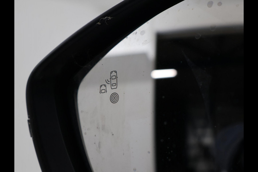 Peugeot e-2008 EV GT 50 kWh 3-FASE + ADAPTIVE CRUISE | STOELVERW. | 18 INCH | LED | APPLE CARPLAY | CAMERA