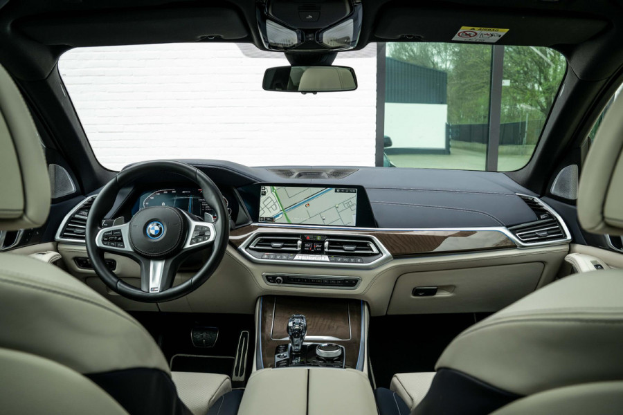 BMW X5 xDrive45e M-Sport 4-Wielsturing Individual B&W
