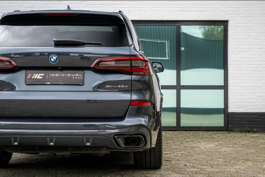 BMW X5 xDrive45e M-Sport 4-Wielsturing Individual B&W