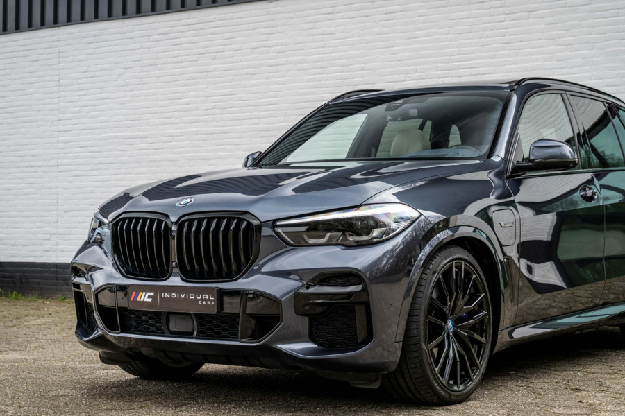 BMW X5 xDrive45e M-Sport 4-Wielsturing Individual B&W