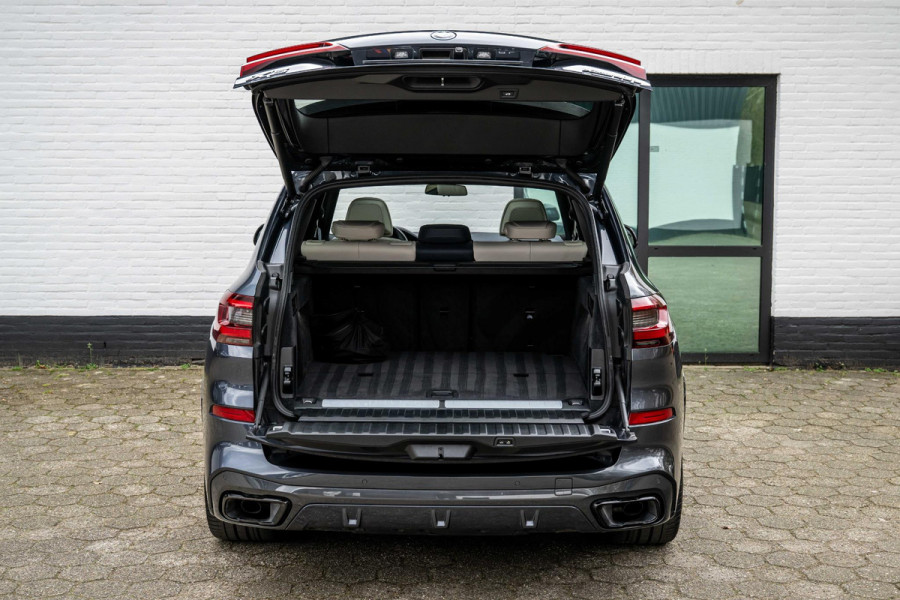 BMW X5 xDrive45e M-Sport 4-Wielsturing Individual B&W