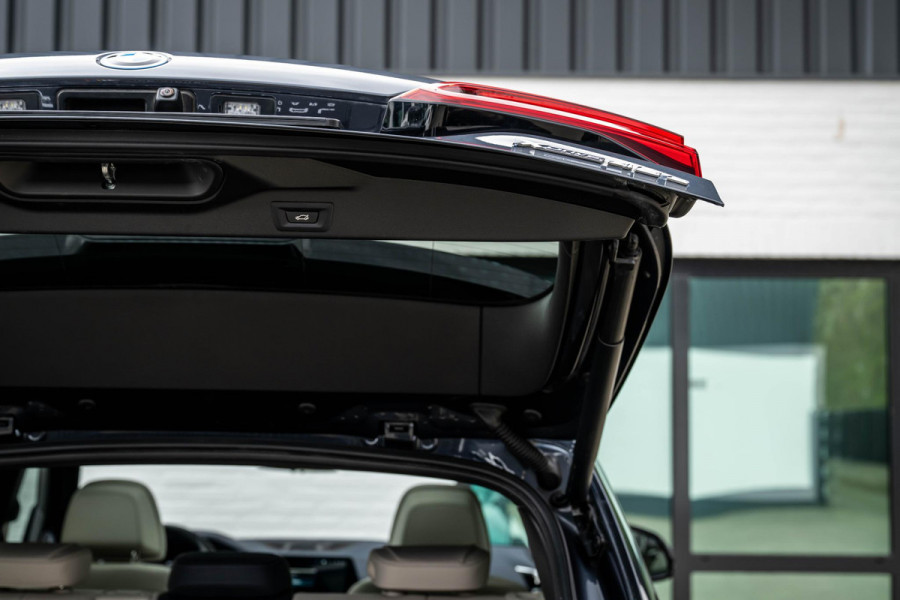 BMW X5 xDrive45e M-Sport 4-Wielsturing Individual B&W