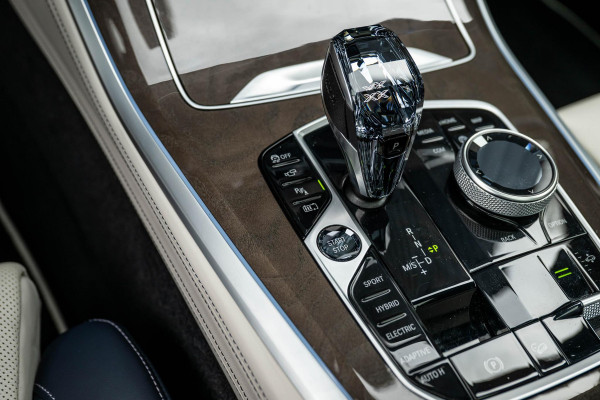 BMW X5 xDrive45e M-Sport 4-Wielsturing Individual B&W