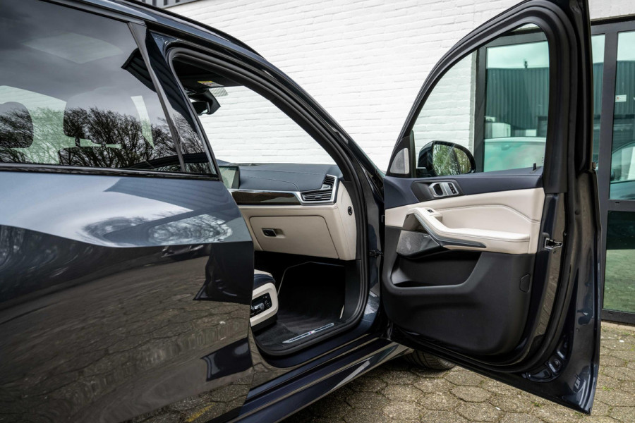 BMW X5 xDrive45e M-Sport 4-Wielsturing Individual B&W