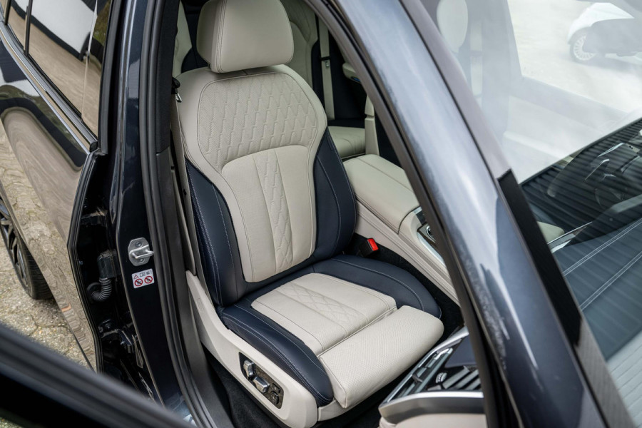 BMW X5 xDrive45e M-Sport 4-Wielsturing Individual B&W