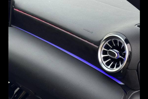 Mercedes-Benz A-Klasse 200 Business Solution 163 pk AMG styling, nieuw model, camera, sfeerverlichting, panoramadak, parelmoer wit