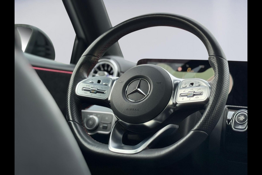 Mercedes-Benz A-Klasse 200 Business Solution 163 pk AMG styling, nieuw model, camera, sfeerverlichting, panoramadak, parelmoer wit