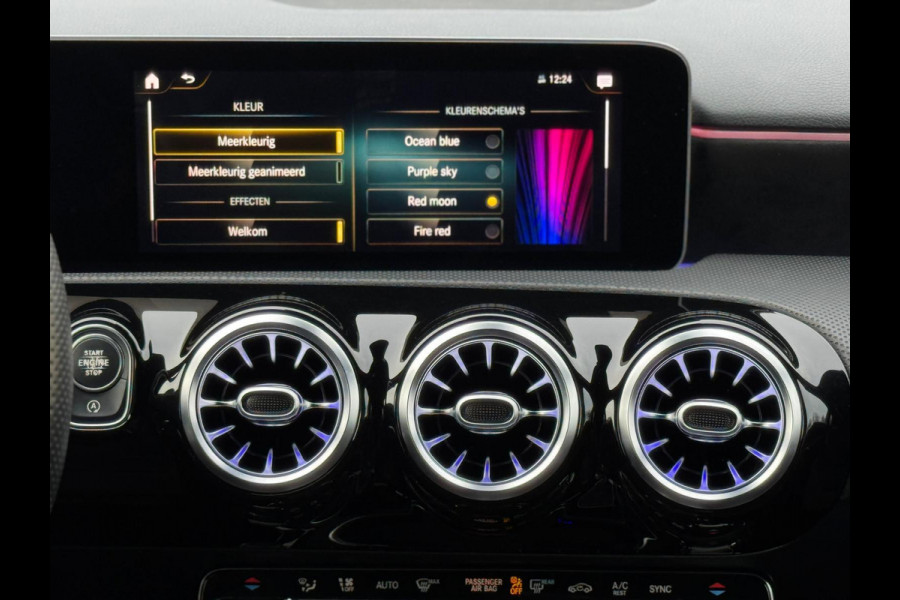 Mercedes-Benz A-Klasse 200 Business Solution 163 pk AMG styling, nieuw model, camera, sfeerverlichting, panoramadak, parelmoer wit