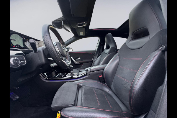 Mercedes-Benz A-Klasse 200 Business Solution 163 pk AMG styling, nieuw model, camera, sfeerverlichting, panoramadak, parelmoer wit