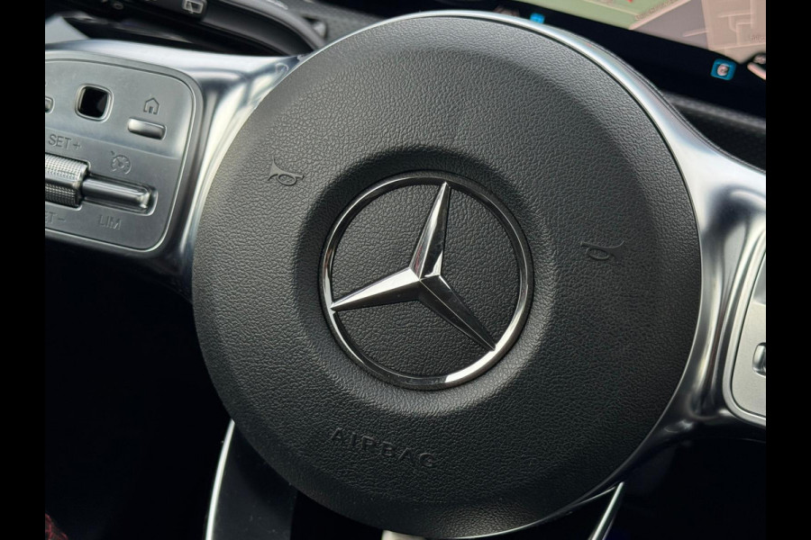 Mercedes-Benz A-Klasse 200 Business Solution 163 pk AMG styling, nieuw model, camera, sfeerverlichting, panoramadak, parelmoer wit