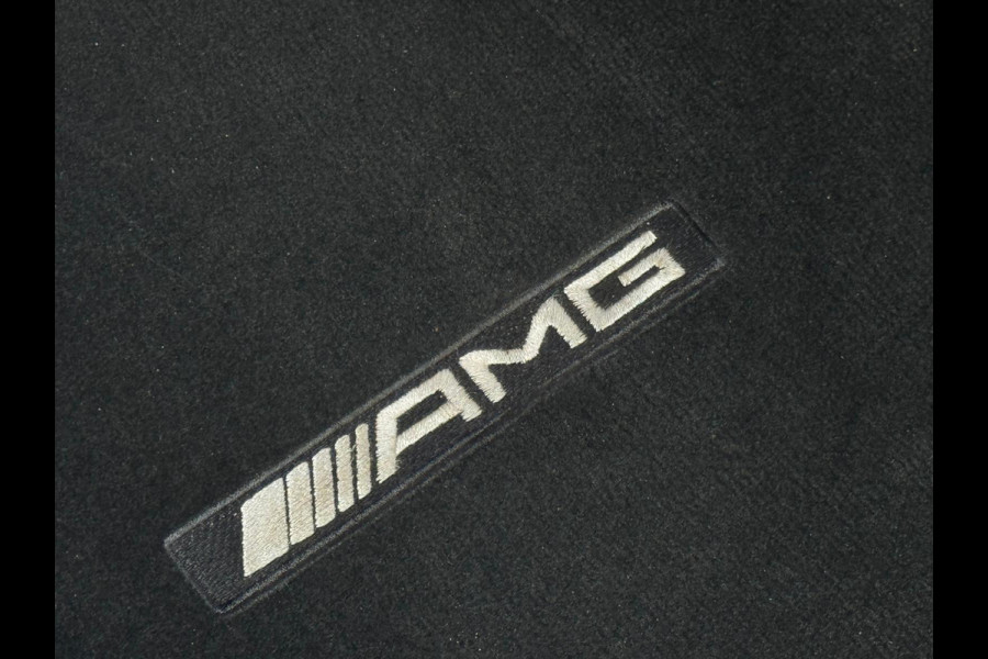 Mercedes-Benz A-Klasse 200 Business Solution 163 pk AMG styling, nieuw model, camera, sfeerverlichting, panoramadak, parelmoer wit