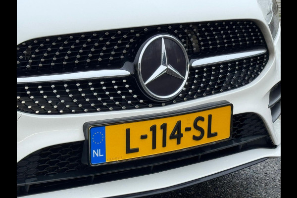 Mercedes-Benz A-Klasse 200 Business Solution 163 pk AMG styling, nieuw model, camera, sfeerverlichting, panoramadak, parelmoer wit