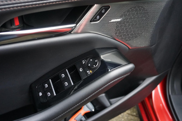 Mazda 3 2.0 e-SkyActiv-X M Hybrid 180PK Luxury/Leer/18Inch /Bose/Head-Up/Trekhaak.