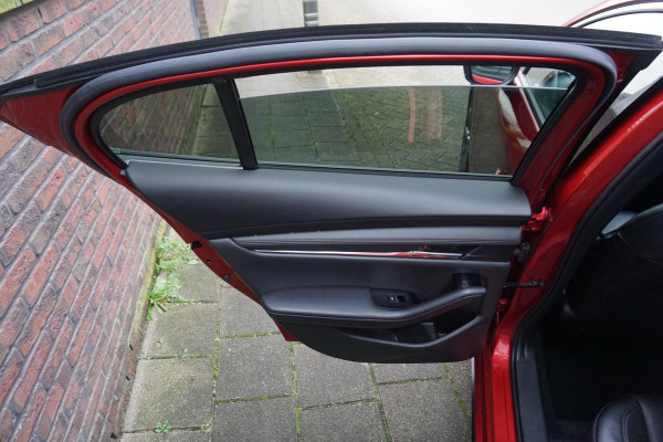 Mazda 3 2.0 e-SkyActiv-X M Hybrid 180PK Luxury/Leer/18Inch /Bose/Head-Up/Trekhaak.