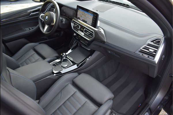 BMW X3 xDrive30e M-Pakket 292 Pk Frozen Black M-Stoelen Pano Navi 360 Memory Hud Carbon Camera Leder Laser 20 Inch