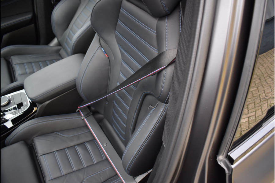 BMW X3 xDrive30e M-Pakket 292 Pk Frozen Black M-Stoelen Pano Navi 360 Memory Hud Carbon Camera Leder Laser 20 Inch