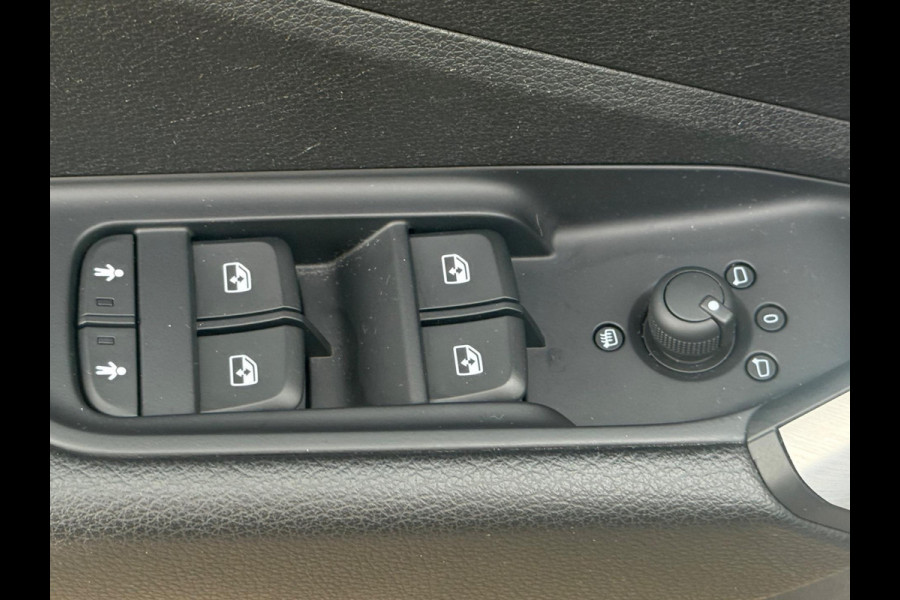 Audi Q2 35 TFSI 150 pk AUTOMAAT S Edition, 2X S-LINE, camera, trekhaak,1/2 lederen sportinterieur, 1 e eigenaar, nl auto met nap