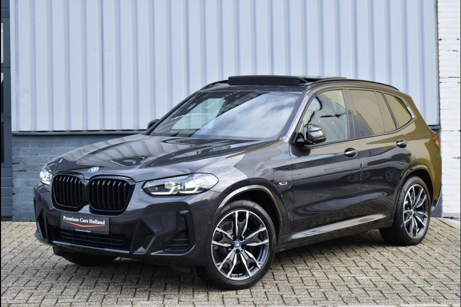 BMW X3 xDrive30e M-Pakket 292 Pk Pano Leder Camera Keyless 20 Inch