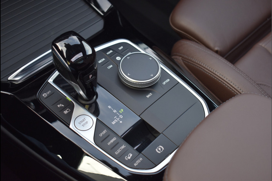 BMW X3 xDrive30e M-Pakket 292 Pk Pano Leder Camera Keyless 20 Inch