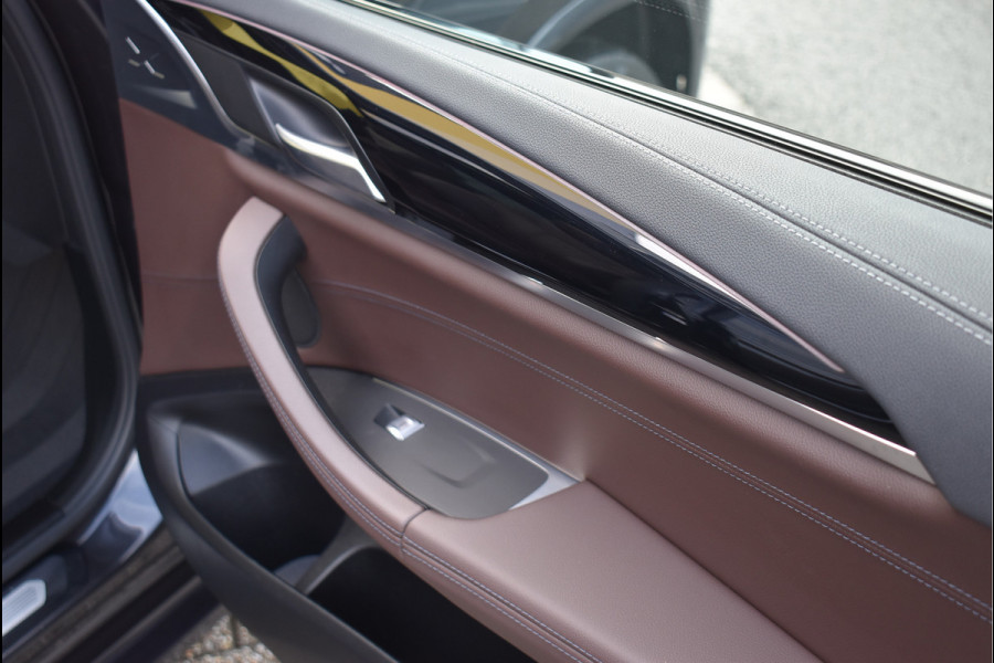 BMW X3 xDrive30e M-Pakket 292 Pk Pano Leder Camera Keyless 20 Inch