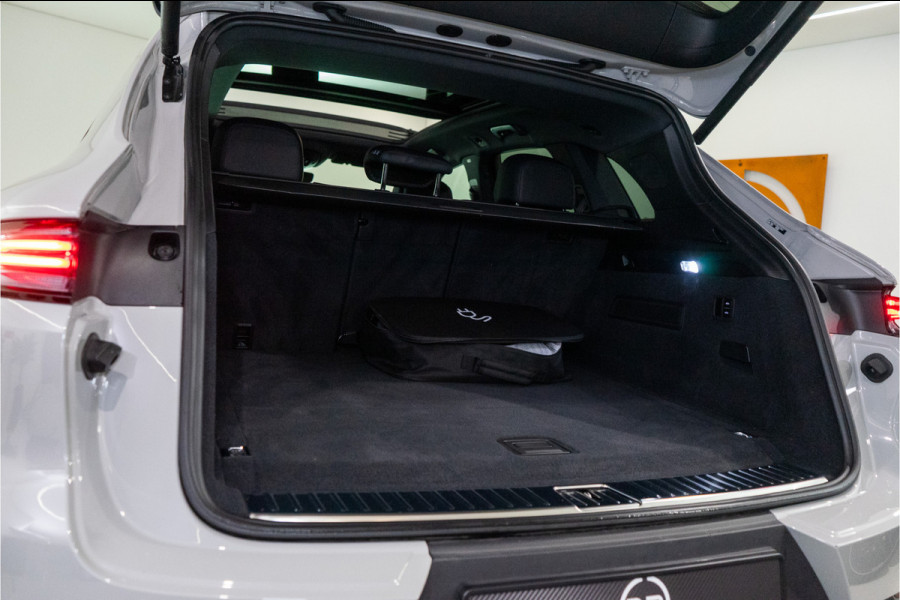Porsche Cayenne 3.0 E-Hybrid 470PK | Krijt | Pano | InnoDrive | Sfeer | Bose | Lucht | 12 MND Garantie