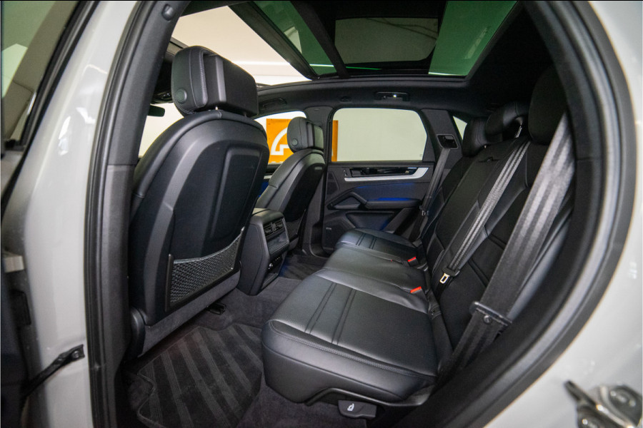 Porsche Cayenne 3.0 E-Hybrid 470PK | Krijt | Pano | InnoDrive | Sfeer | Bose | Lucht | 12 MND Garantie