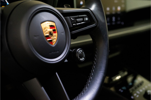 Porsche Cayenne 3.0 E-Hybrid 470PK | Krijt | Pano | InnoDrive | Sfeer | Bose | Lucht | 12 MND Garantie