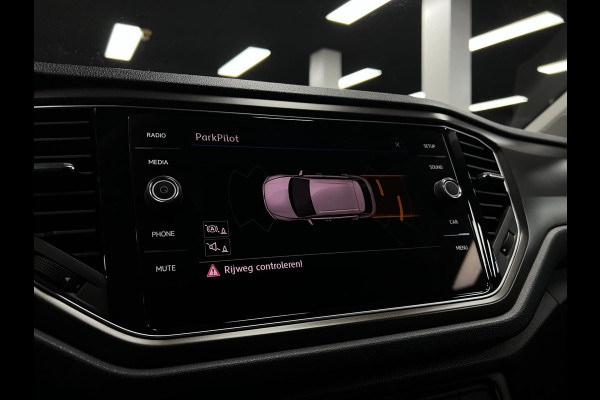 Volkswagen T-Roc 1.0 TSI Elekt.koffer | PDC | ACC | LED |