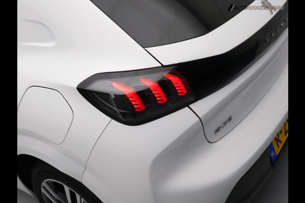 Peugeot 208 1.2 PureTech Allure Sportive 100PK (APPLE CARPLAY,LED,CAMERA,SPORTSTOELEN,3D DISPLAY,CLIMATE,CRUISE,LM-VELGEN)