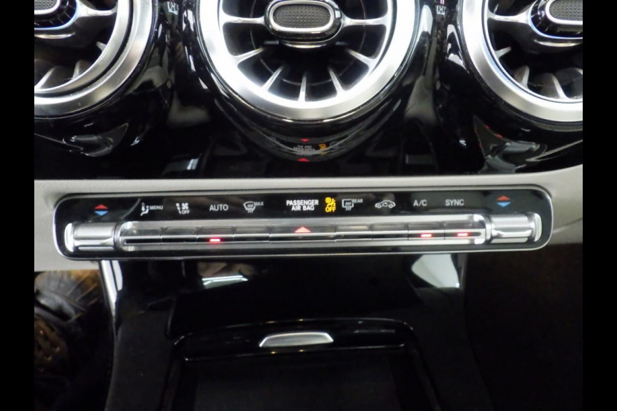 Mercedes-Benz CLA-Klasse Shooting Brake 200 Aut. DCT Luxury BUITENKANS! Panodak Ambient Light Leder + Memory stoelen PDC VA+Camera Mulitibeam LED NAVI MBUX Augmented Reality NL Auto + NAP