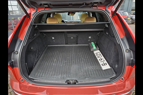 Volvo XC60 2.0 T8 AWD Polestar Engineered PHEV | Intellisafe | Pano | Trekhaak | Standverwarming | Leder | Stoelverwarming | Elek. stoelen + mermory | Vol |