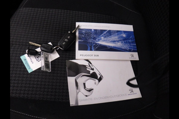Peugeot 308 SW 1.2 PureTech Blue Lease Active Airco Navi Carplay PDC Achter Trekhaak Lichtmetalen velgen Cruise Control Distr. riem reeds vervangen! APK 01-2027
